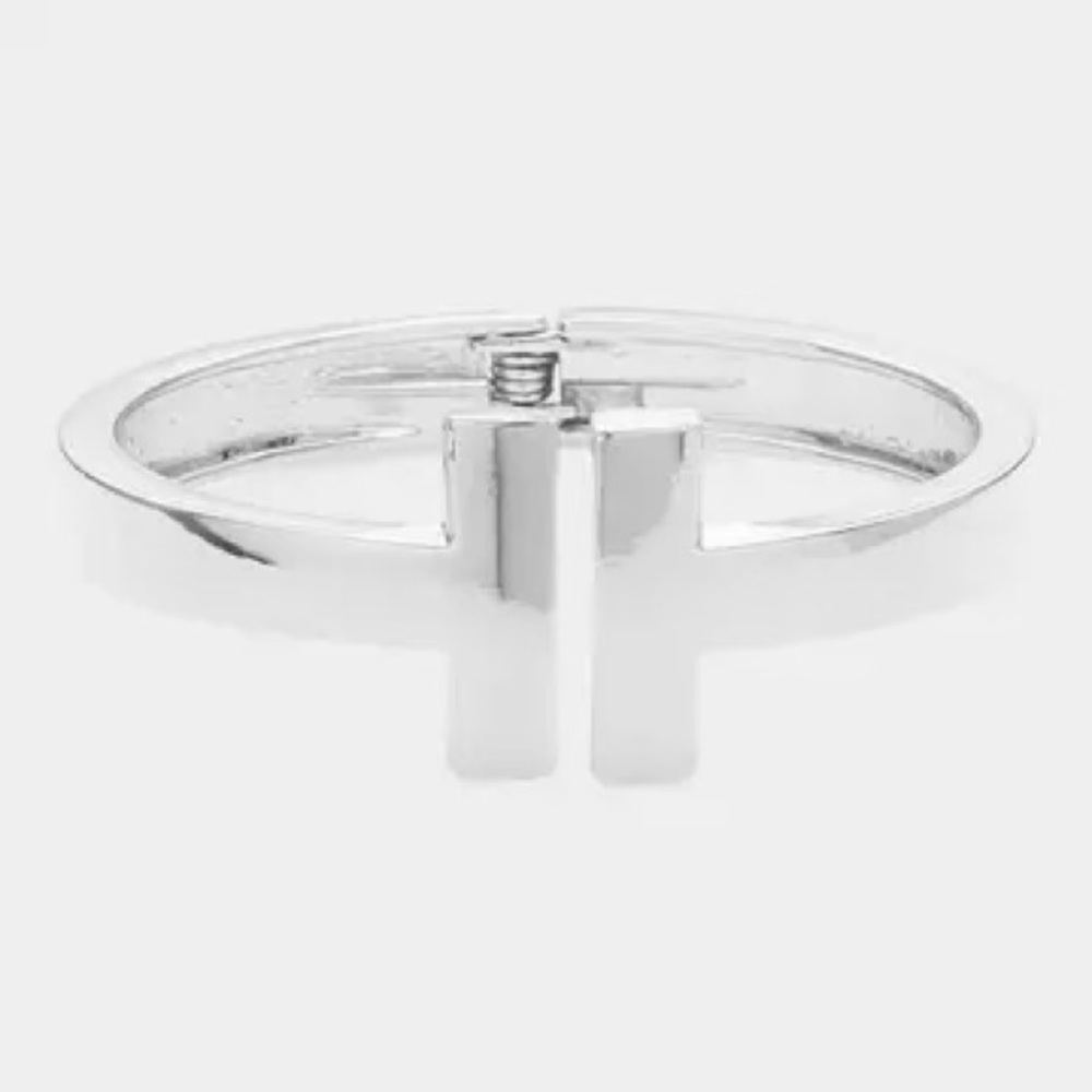 NWT Geometric Metal T Hinged Bracelet